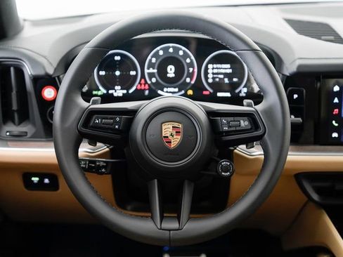 New 2026 Porsche Cayenne S image 13