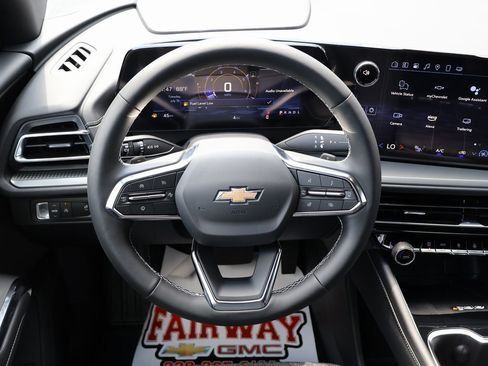 New 2025 Chevrolet Traverse LT w/ Driver Confidence Package image 15