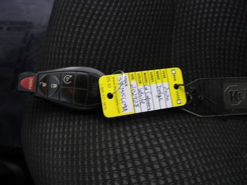 Used 2020 Dodge Grand Caravan SE image 6