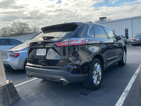 Used 2024 Ford Edge Titanium image 3