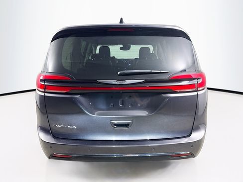 Used 2023 Chrysler Pacifica Touring-L FWD image 31