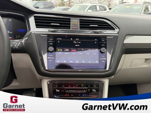 Used 2023 Volkswagen Tiguan SE w/ Panoramic Sunroof Package image 19
