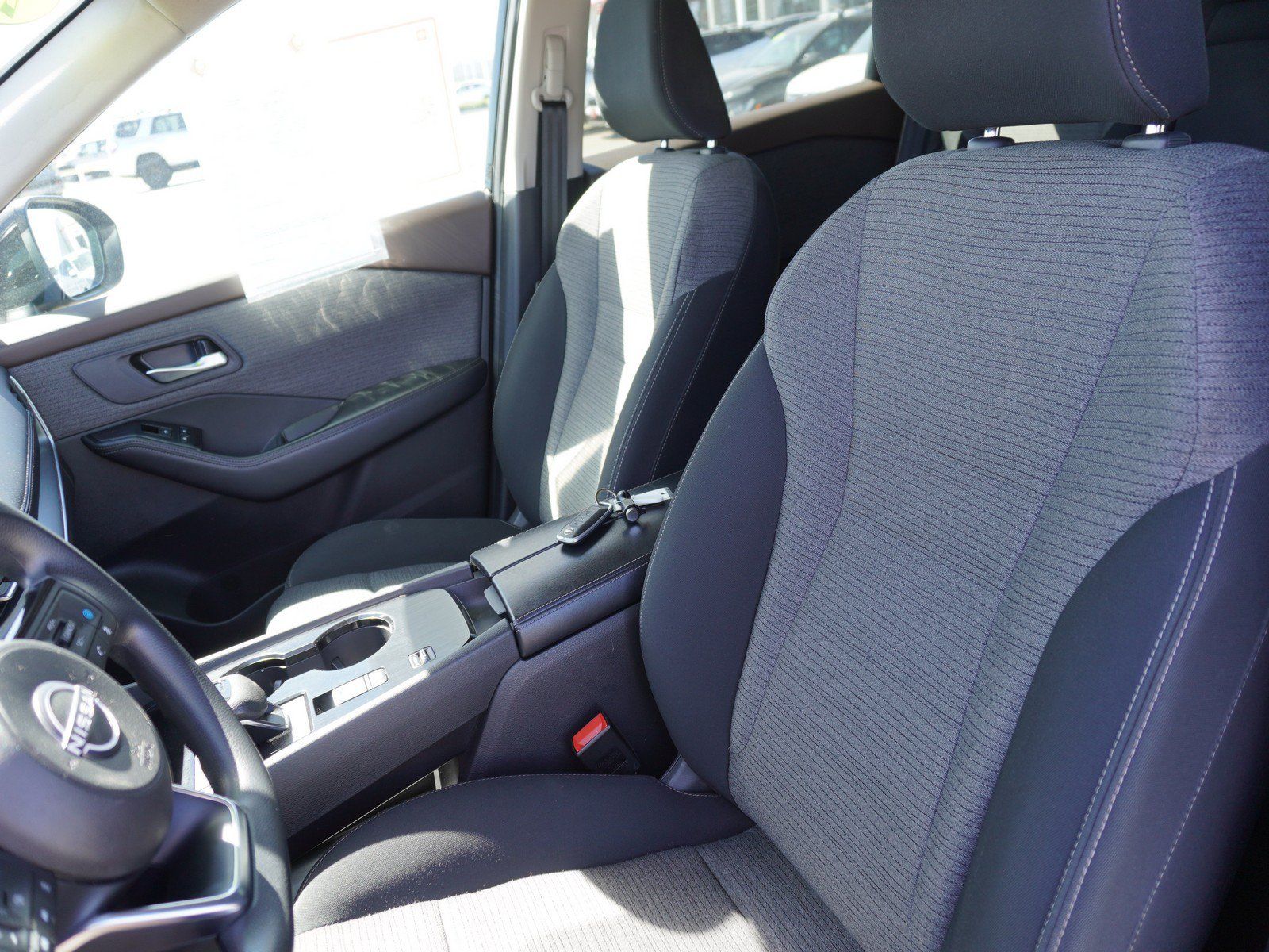 Used 2023 Nissan Rogue SV FWD image 21