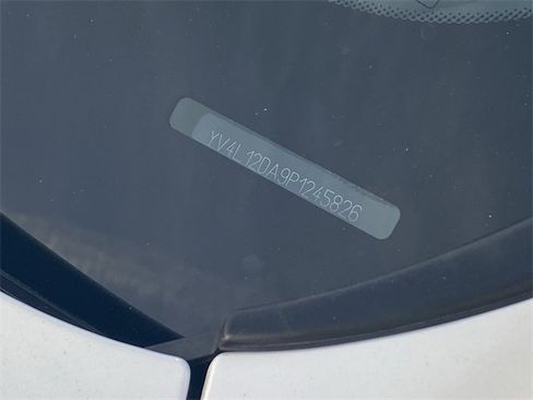 Used 2023 Volvo XC60 B5 Ultimate w/ Protection Package Premier image 14