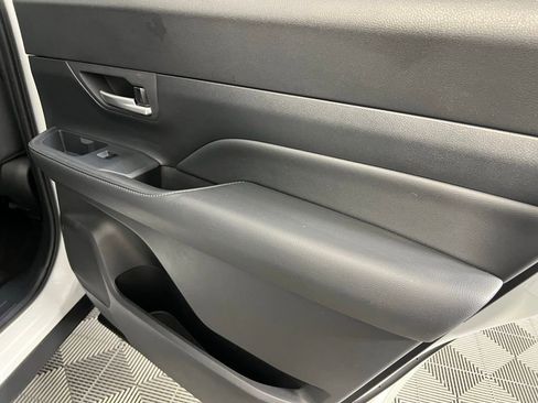 Used 2025 Toyota Grand Highlander FWD image 32