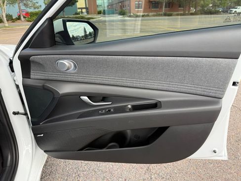 New 2025 Hyundai Elantra Limited image 13