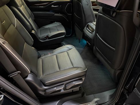 Used 2024 Cadillac Escalade Premium Luxury w/ Performance Package AWD/4WD image 52