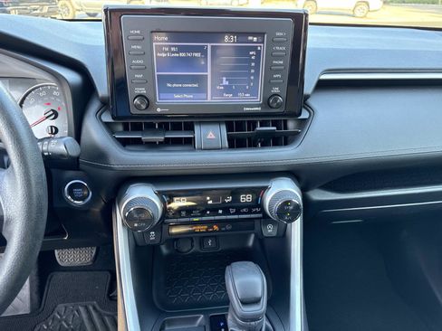 Used 2021 Toyota RAV4 XLE image 22