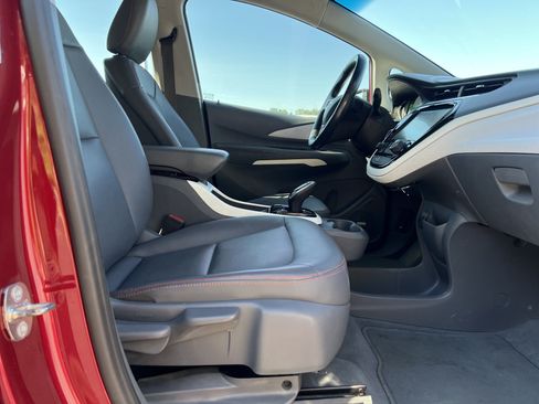 Used 2017 Chevrolet Bolt Premier w/ Driver Confidence II Package FWD image 19