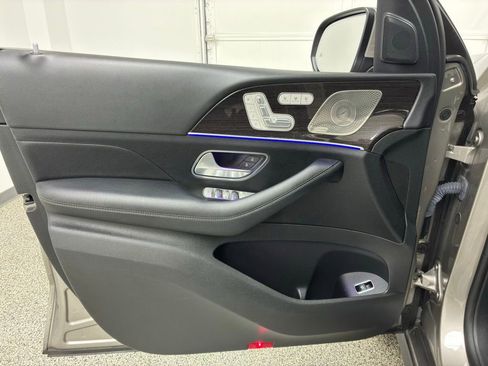 Used 2022 Mercedes-Benz GLS 450 4MATIC image 19