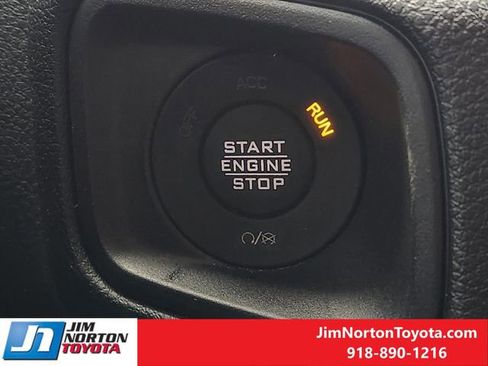 Used 2025 Jeep Wrangler Sport image 23