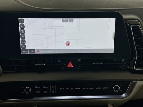 Used 2025 Kia Sportage EX w/ Premium Package image 22