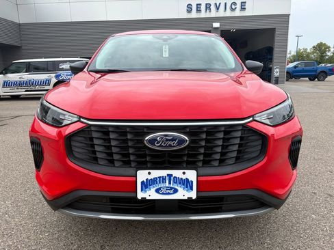 Used 2024 Ford Escape Active AWD/4WD image 3