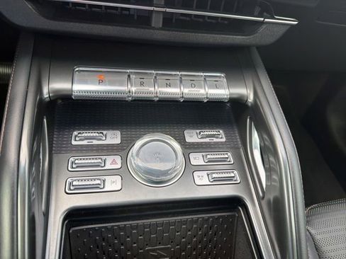Certified 2024 Lincoln Nautilus Reserve w/ Jet Appearance Package (87T) AWD/4WD image 31
