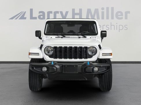 Used 2024 Jeep Wrangler Unlimited Rubicon 4xe image 7