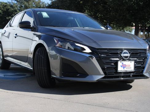 New 2025 Nissan Altima 2.5 S image 4