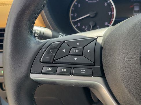 Used 2024 Nissan Sentra SV w/ SV Premium Package FWD image 26