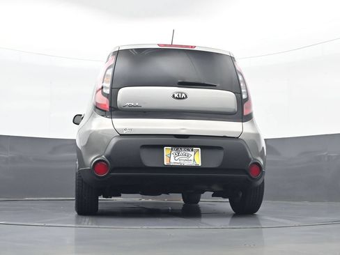 Used 2015 Kia Soul FWD image 27