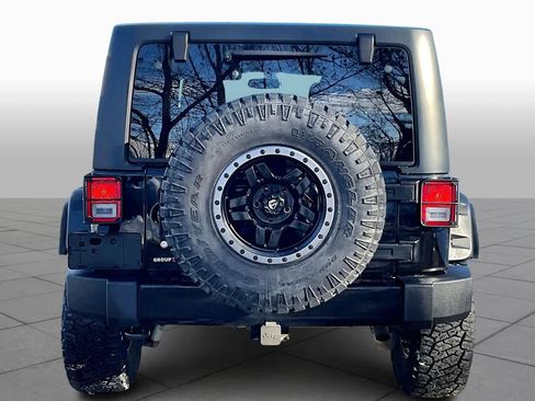 Used 2017 Jeep Wrangler Unlimited Sahara w/ Connectivity Group image 4