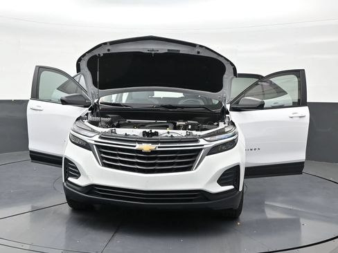 Used 2024 Chevrolet Equinox LS FWD image 33