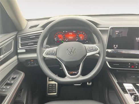 New 2026 Volkswagen Atlas Peak Edition image 12