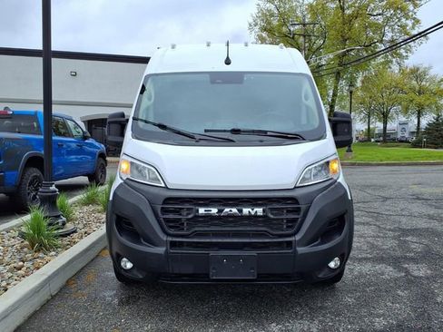 Used 2025 RAM ProMaster 2500 w/ Convenience Group FWD image 2