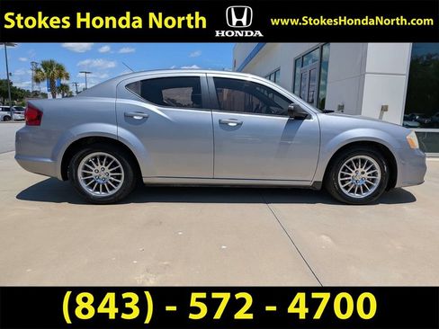 Used 2014 Dodge Avenger SE FWD image 12