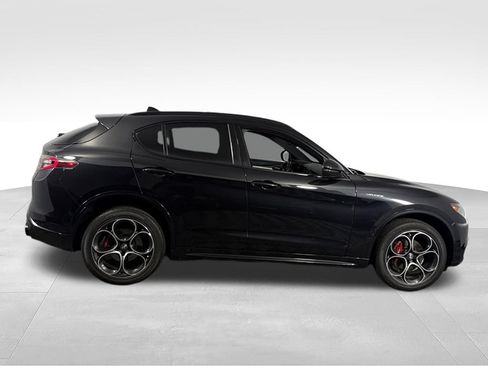 Used 2024 Alfa Romeo Stelvio Veloce AWD/4WD image 12
