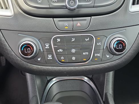 Used 2024 Chevrolet Malibu LT FWD image 23