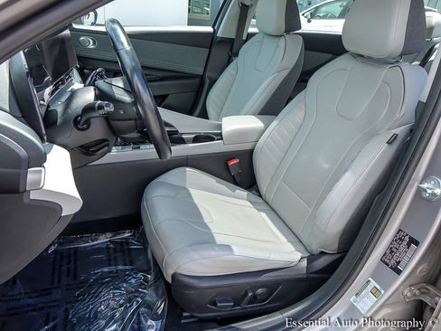 Used 2023 Hyundai Elantra Limited FWD image 8