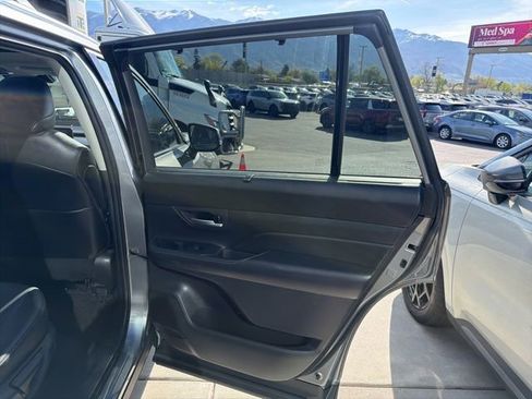 Used 2025 Toyota Grand Highlander AWD image 32