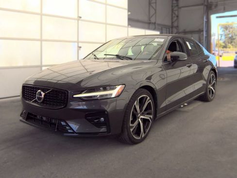 Used 2024 Volvo S60 B5 Core AWD/4WD image 7