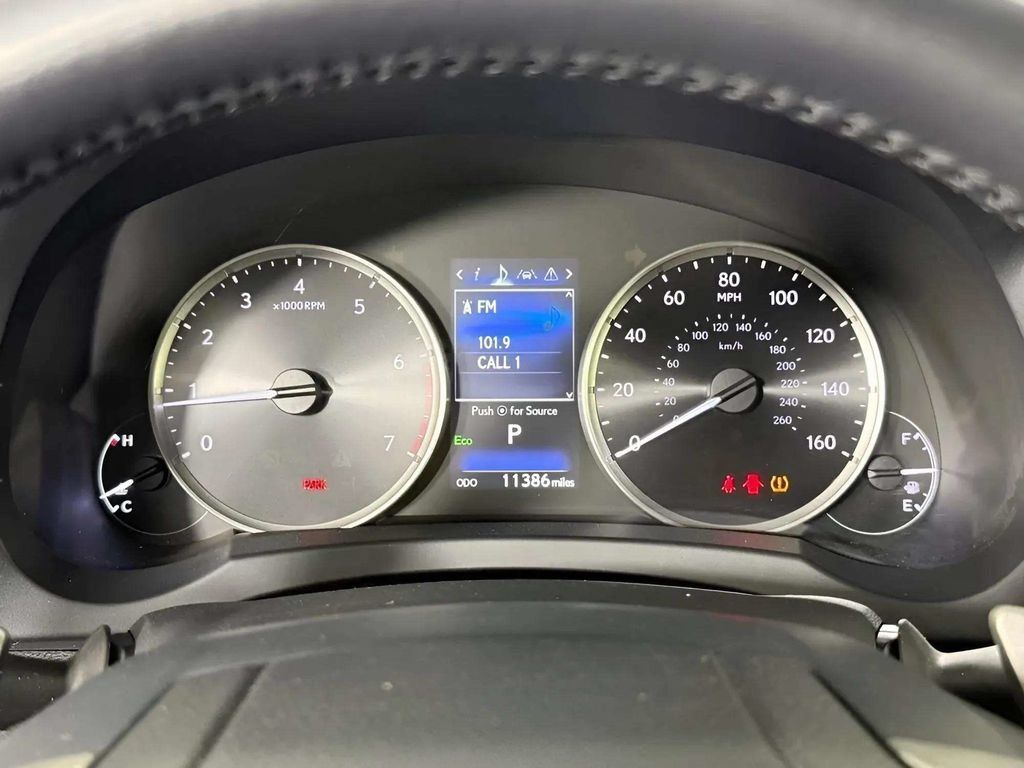 Used 2023 Lexus RC 300 RWD image 13