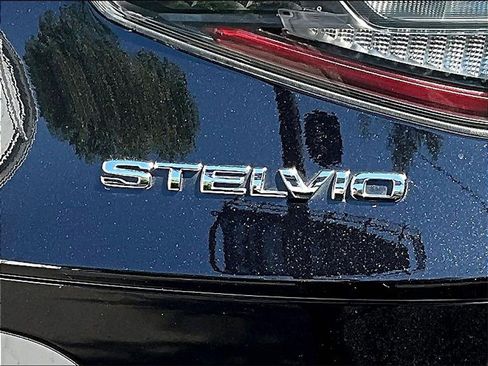 Used 2024 Alfa Romeo Stelvio Ti image 13