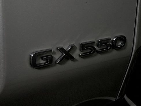 Used 2025 Lexus GX 550 w/ Accessory Package (2T) image 35