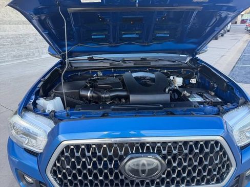 Used 2018 Toyota Tacoma TRD Sport w/ Technology Package AWD/4WD image 20