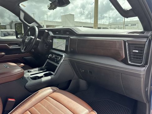 Certified 2024 GMC Sierra 2500 Denali Ultimate AWD/4WD image 29