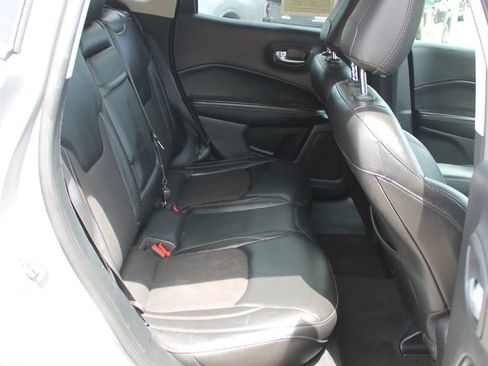 Used 2018 Jeep Compass Latitude w/ Popular Equipment Group AWD/4WD image 20