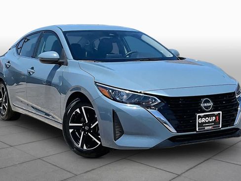 Used 2025 Nissan Sentra SV FWD image 3