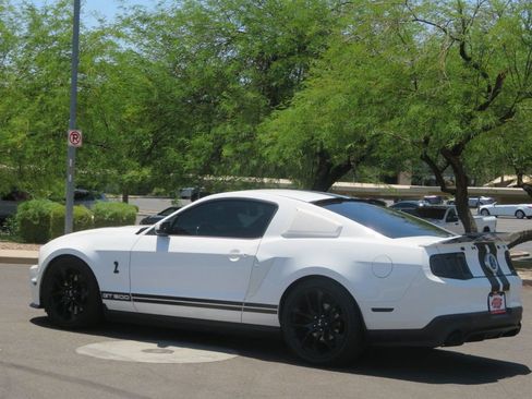 Used 2010 Ford Mustang Shelby GT500 RWD image 5