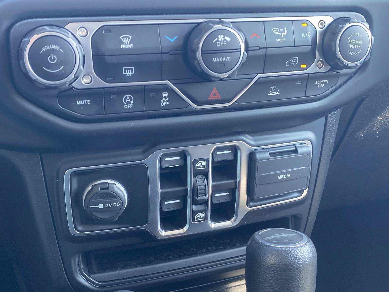 Used 2022 Jeep Gladiator Sport AWD/4WD image 26