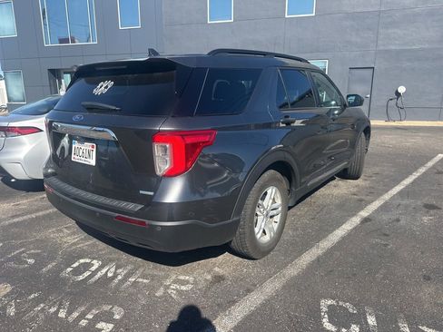 Used 2020 Ford Explorer XLT image 4