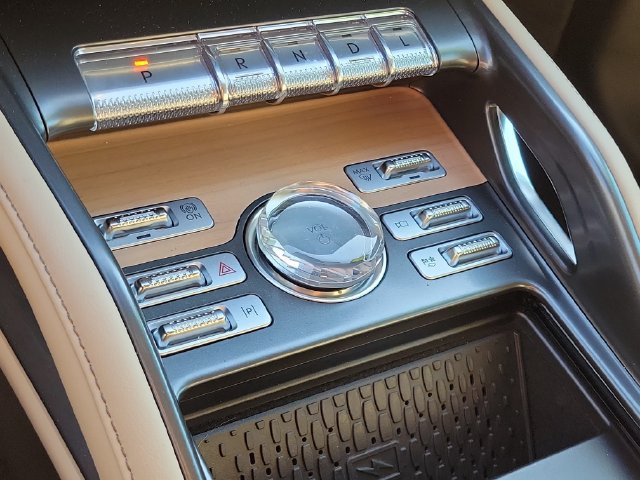 Used 2025 Lincoln Nautilus Reserve AWD/4WD image 21