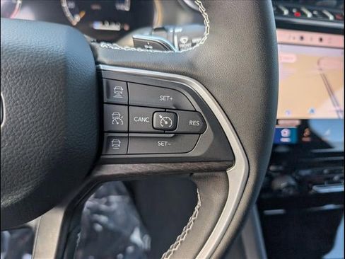 New 2025 Jeep Grand Cherokee L Limited w/ Luxury Tech Group II image 9