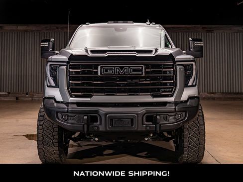 Used 2026 GMC Sierra 2500 AT4X w/ AT4X AEV Edition AWD/4WD image 4