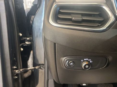 Used 2023 Chevrolet Equinox LS AWD/4WD image 12