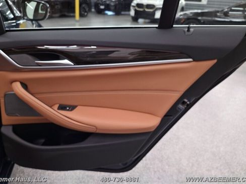 Used 2023 BMW 530e w/ Premium Package RWD image 40