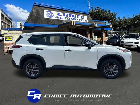 Used 2023 Nissan Rogue S AWD/4WD image 9