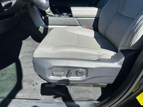 Used 2025 Toyota Tundra Limited image 23