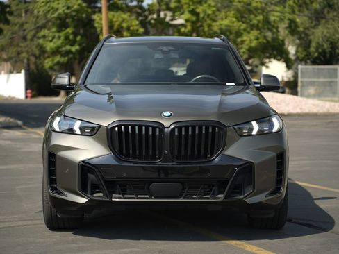 Used 2024 BMW X5 xDrive40i w/ M Sport Package AWD/4WD image 8
